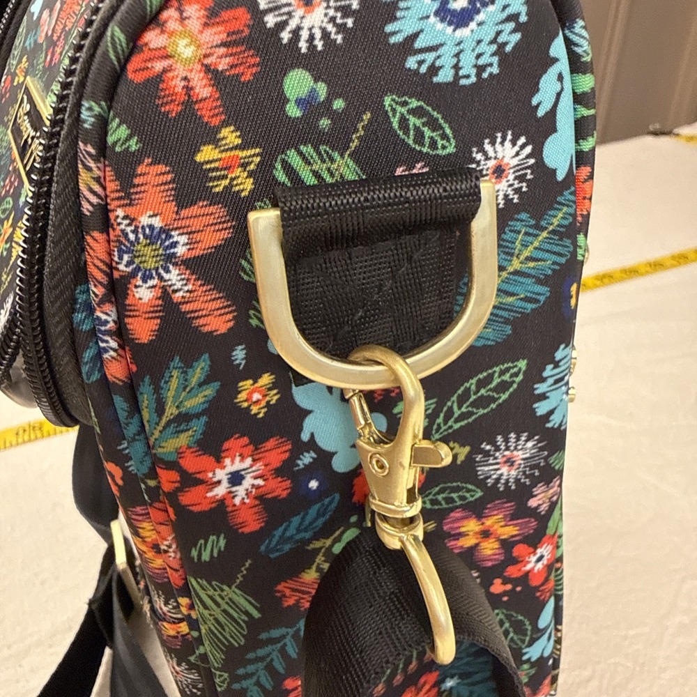 Disney X Jujube Floral Embroidered Pattern Insulated Bag W/Kissing M&M Zip Pulls - Picture 4 of 15